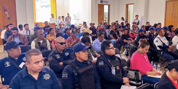 Autoridades municipales participaron en la jornada de capacitación.