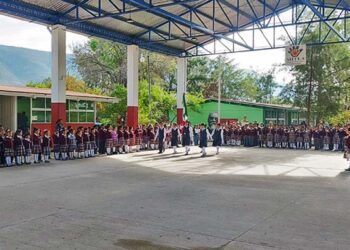 Foto: Facebook Sección 59 SNTE // Inicio de clases en la Escuela Primaria "Justo Sierra" en la comunidad de San Pablo, Villa de Mitla.