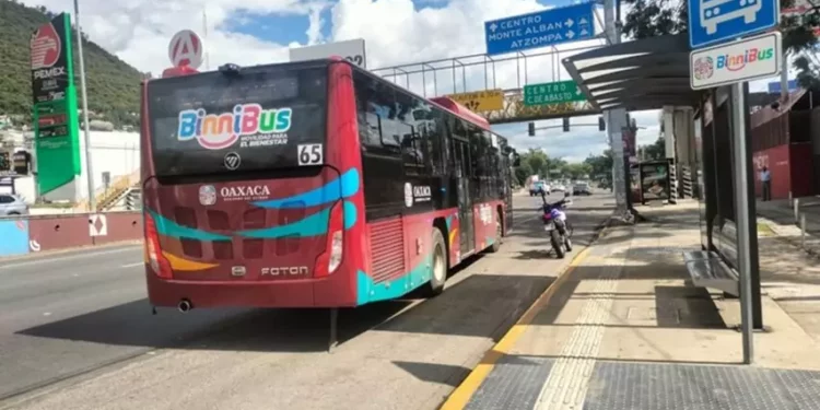 La ruta troncal brindó servicio a más de 100 mil personas en una semana, pero los usuarios mantienen sus quejar por las largas esperas.
