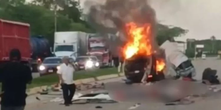 Tragedia en la carretera Mérida-Campeche: choque deja 16 muertos y paraliza circulación