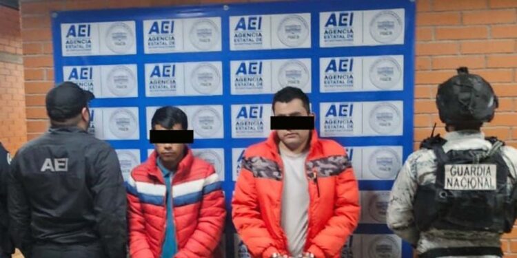 Aseguran a sujetos por narcomenudeo.