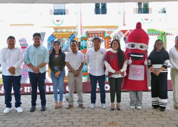Foto: cortesía // Autoridades de Xoxocotlán y representantes del Coesida inauguraron esta campaña con propósitos de salud.