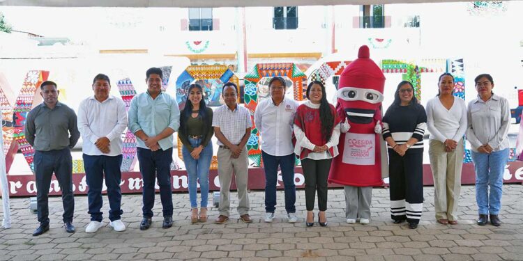 Foto: cortesía // Autoridades de Xoxocotlán y representantes del Coesida inauguraron esta campaña con propósitos de salud.