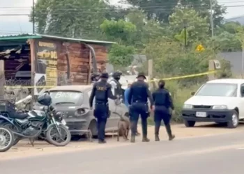 ¡Entre picos, perros y silencio! Cateo en Oaxaca desata caos vial sin respuestas claras