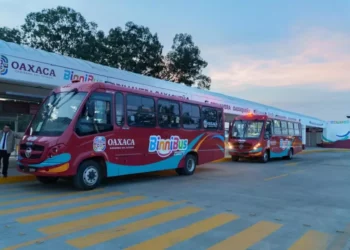 El gobierno de Oaxaca anunció la eliminación del modelo de concesiones en el transporte público urbano de la capital del estado.
