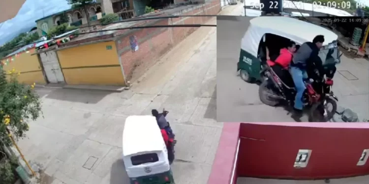 VIDEO “Ninguno frenó, ninguno miró”: Brutal choque entre mototaxi y moto expone falta de seguridad en San Antonino Castillo Velasco