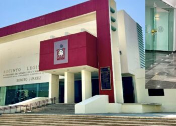 Baños descompuestos tras millonaria remodelación en Congreso de Oaxaca generan indignación