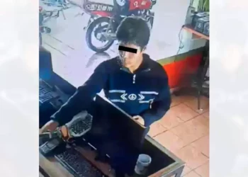 Denuncian a menor por delitos de robo.