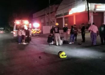 Dos lesionados y daños deja accidente.