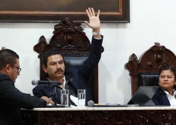 Foto: archivo // Desde este lunes, parte del gabinete municipal y gobierno estatal viajó a la capital del país.