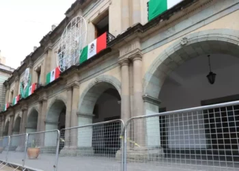 Rodean Palacio de Gobierno con vallas 4 días antes de El Grito
