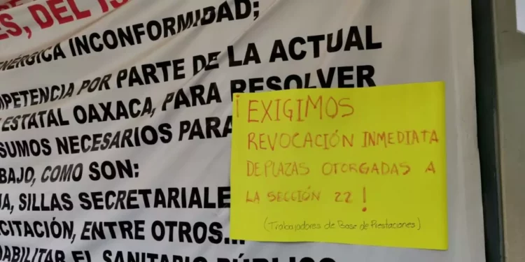 Entregan 17 plazas del ISSSTE a la S-22; sindicato, en asamblea permanente