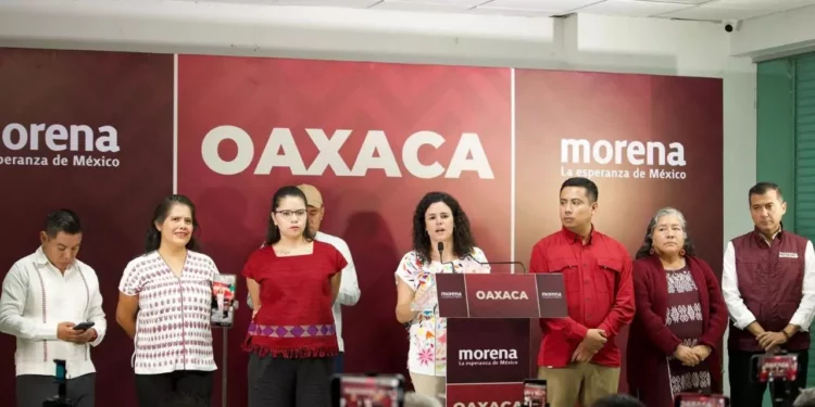 Arremete Luisa María Alcalde contra medios al visitar Oaxaca