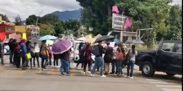 Incumplen Vásquez Castillejos y gobierno al CISEIIO; bloquean