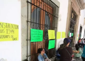 La supresión de las plazas se realizó en diciembre de 2023 cuando el congreso local aprobó el decreto 24 por presuntas irregularidades en la contratación de las y los trabajadores.