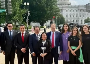 Murat, peor que Noroña; es el senador con más viajes al extranjero