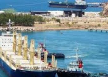 Pemex derrama hidrocarburo en terminal de carga de Salina Cruz