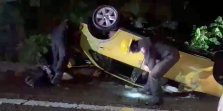 El accidente sucedió en la carretera Huajuapan-Acatlán, a la altura del parador turístico.