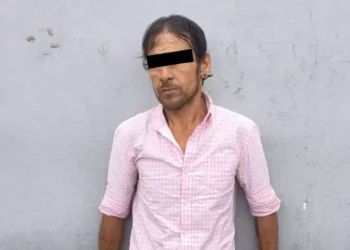 El hombre se identificó como D.A.D.S.