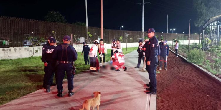 El menor salió acompañado de su familia alrededor de las 20:38 horas