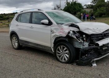 El vehículo involucrado fue un Volkswagen Taigun, modelo 2024, color blanco.
