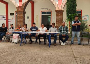 Habitantes participaron en la asamblea comunitaria, donde reiteraron su llamado a la unidad.