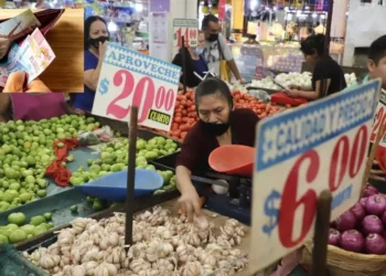 Inflación en México se acelera y presiona decisiones clave de Banxico