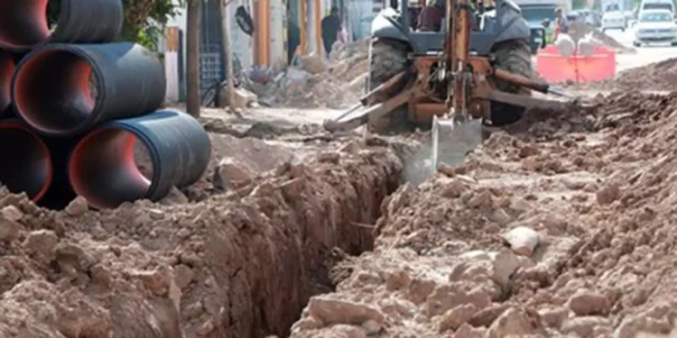 Foto: ilustrativa // Las convocatorias son para la "construcción de red de atarjeas de drenaje sanitario en colonia los Ángeles", en la agencia Pueblo Nuevo y para la "rehabilitación de colector sanitario y drenaje pluvial en Avenida de la Campiña, agencia de policía de Candiani".