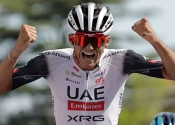 Isaac del Toro hace historia con su victoria en el Giro della Toscana 2025