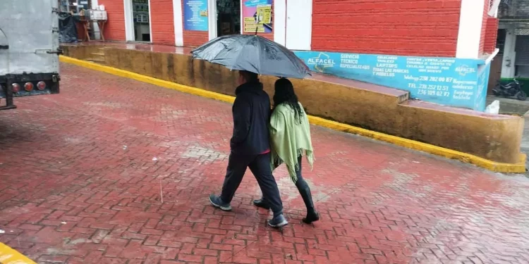 La llegada del otoño trae consigo lluvias, frío y afectaciones en viviendas y caminos.