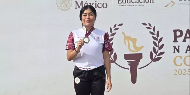 Naomi del Carmen Jerónimo ganó plata en paranatación.