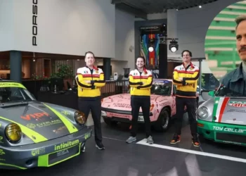 Gael García Bernal será piloto invitado en la Carrera Panamericana 2025