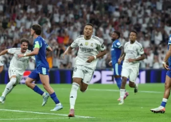 Real Madrid remonta al Marsella en Champions con doblete de Mbappé y polémica