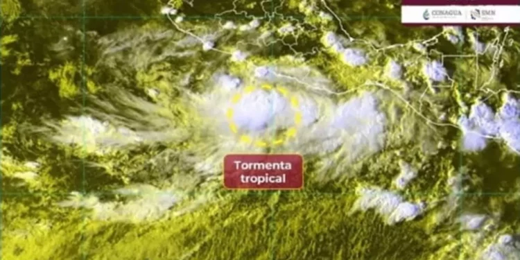A las 18:00 horas se encontraba a 290 km al sur de Acapulco, Guerrero y a 395 km al sureste de Lázaro Cárdenas, Michoacán.