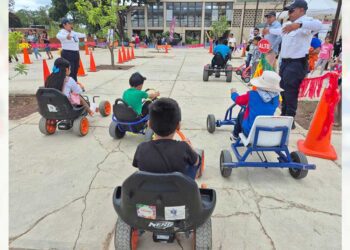 Un total de 554 niñas y 455 niños participaron en actividades para promover la cultura vial.