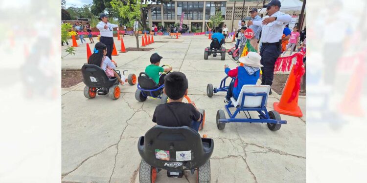 Un total de 554 niñas y 455 niños participaron en actividades para promover la cultura vial.