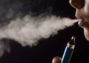 Sheinbaum propone prohibir vapeadores y reforzar la salud en México