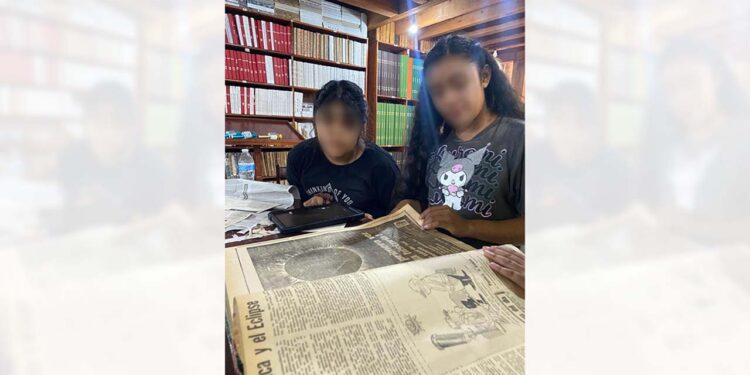 Niñas, niños y adolescentes aprenden a hacer radio con periódicos de la Hemeroteca Pública