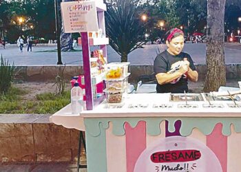 Los padres de Ivanna iniciaron un negocio de postres para obtener recursos para la compra del medicamento.