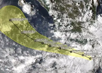 Advierte Protección Civil sobre evento de mar de fondo por depresión tropical Trece-E