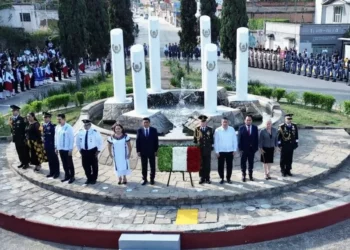 Honran a los Niños Héroes de Chapultepec en defensa de la Patria