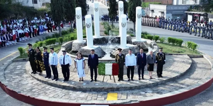 Honran a los Niños Héroes de Chapultepec en defensa de la Patria