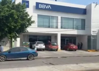 Asalto armado sacude banco en Salina Cruz: tensión en el centro de la ciudad