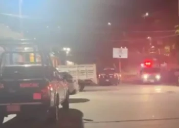 ¡Matan a empleado municipal y balean a mujer y niña!