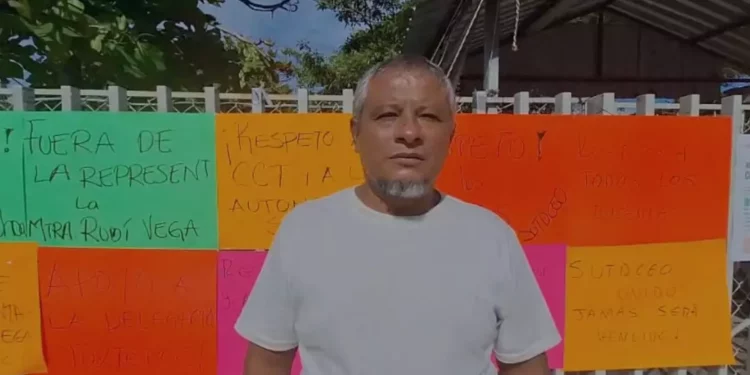 VIDEO Docentes del CONALEP Oaxaca protestan contra abuso de poder en Tuxtepec: “El director vive al amparo de la representante estatal”