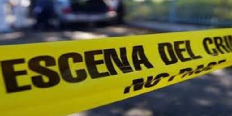 ¡Camioneta de la muerte! Hallan cuerpos sin vida en camino rural de Santiago Jamiltepec