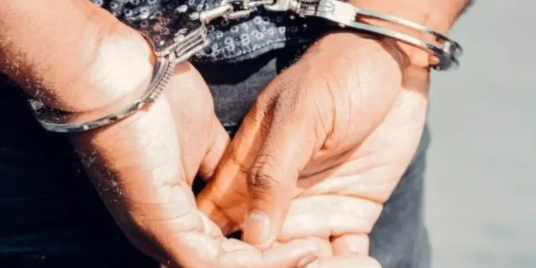 Tras balacera y operativo sorpresa de la AEI arrestan a sujeto armado en Heliodoro Charis Castro