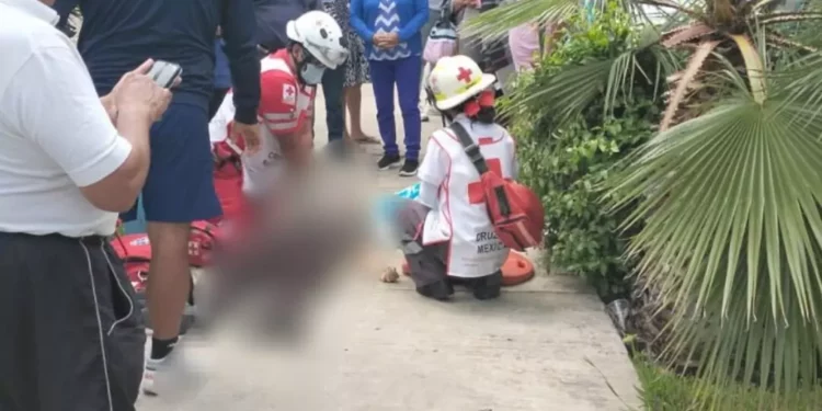 Muere adulto mayor en vía publica en el Infonavit Primero de Mayo