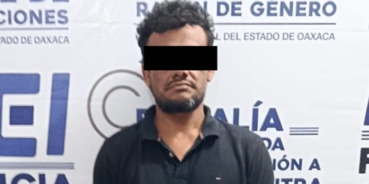 ¡La mata y la arroja a una fosa séptica! Feminicidio enciende indignación en la Costa de Oaxaca