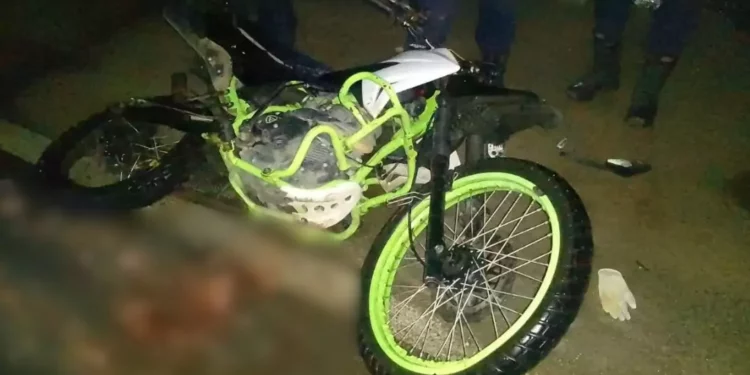 Empleado de DHL pierde la vida en accidente vial en Santiaguito, Etla; hay un lesionado grave